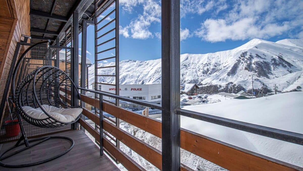 Stylish Studio Apartment With Balcony Gudauri Exterior photo