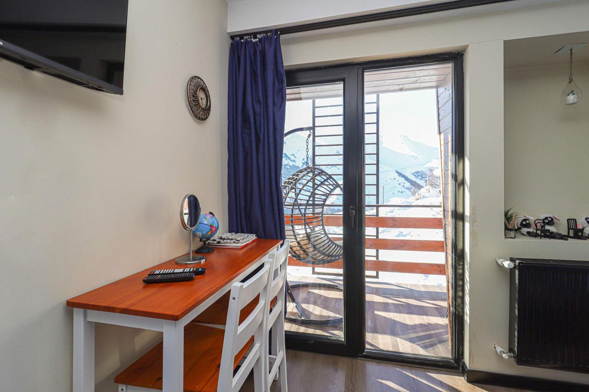 Stylish Studio Apartment With Balcony Gudauri Exterior photo